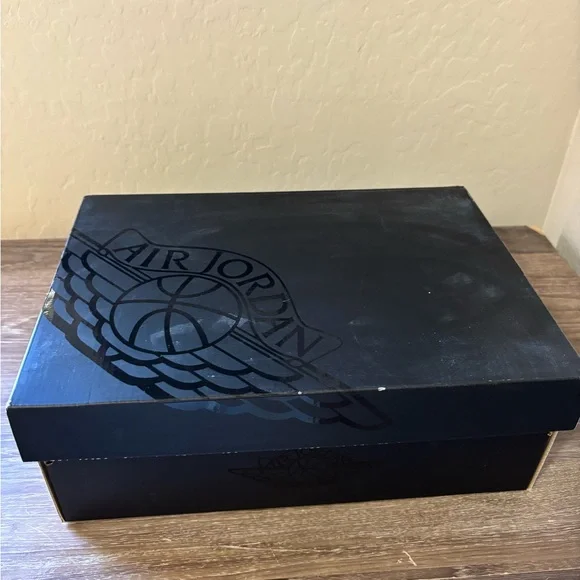 Air Jordan 1 Mid Triple Black 2013